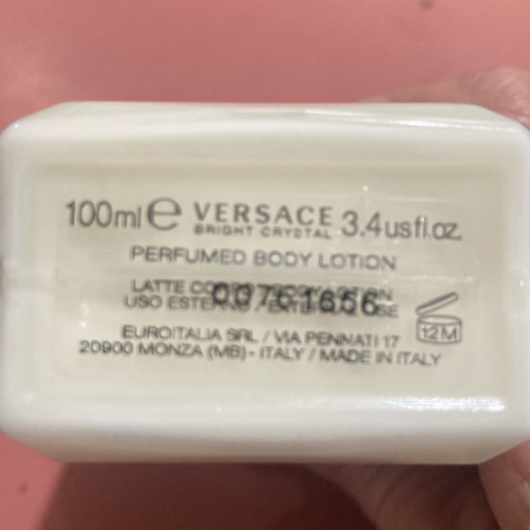 Versace Bright Crystal Perfumed Body Lotion for Women 3.4 oz NEW - Picture 2 of 4